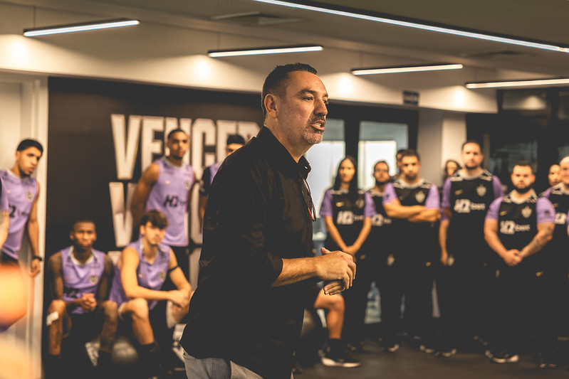 Guilherme foi apresentado oficialmente nesta segunda-feira (18)