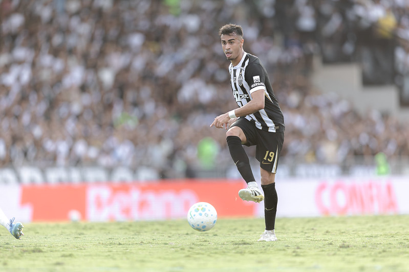 Reinier foi titular contra o Vasco neste domingo